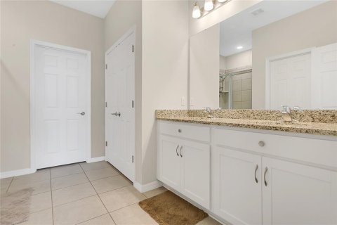 House in Tavares, Florida 3 bedrooms, 147.62 sq.m. № 1670206 - photo 18