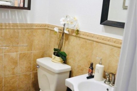 Copropriété à louer à Miami, Floride: 1 chambre, 104.52 m2 № 1877842 - photo 16