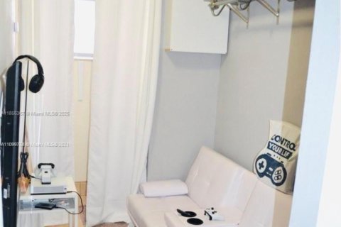 Copropriété à louer à Miami, Floride: 1 chambre, 104.52 m2 № 1877842 - photo 10