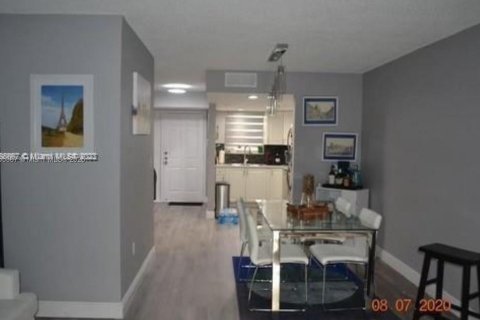 Copropriété à louer à Miami, Floride: 1 chambre, 104.52 m2 № 1877842 - photo 1