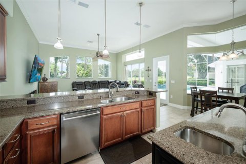Villa ou maison à vendre à Valrico, Floride: 5 chambres, 295.62 m2 № 2223746 - photo 9