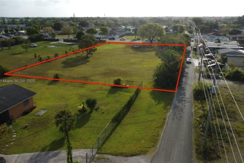Terreno en venta en Goulds, Florida № 1695113 - foto 3