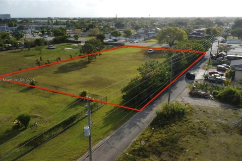 Terreno en venta en Goulds, Florida № 1695113 - foto 4