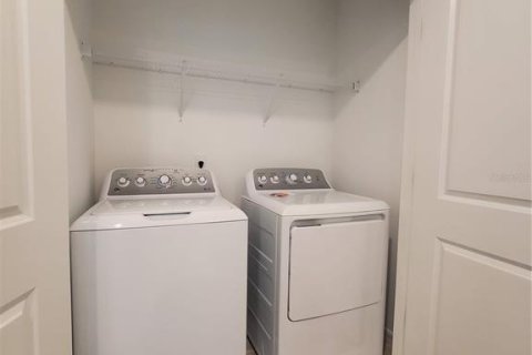 Adosado en alquiler en Kissimmee, Florida, 3 dormitorios, 126.81 m2 № 1771747 - foto 4