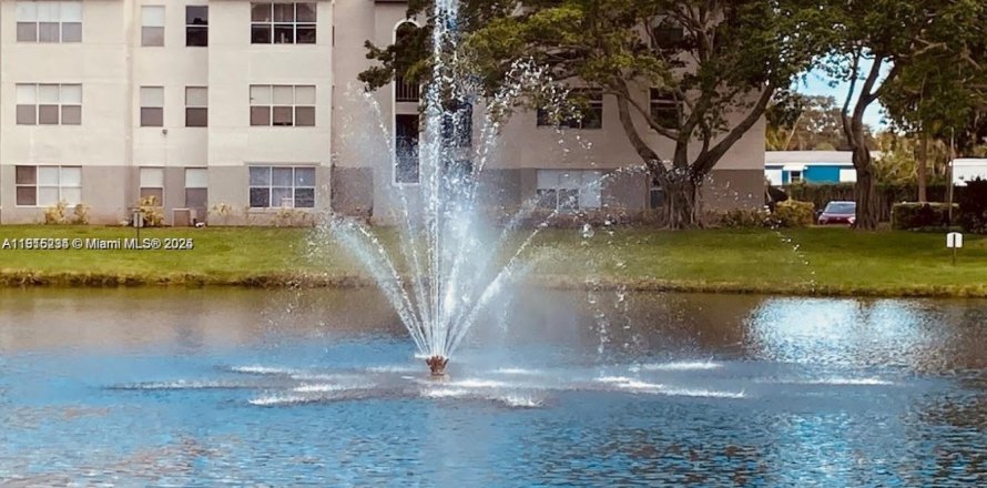 Кондоминиум с 1 спальней в Уэст-Палм-Бич, Флорида № 1971427