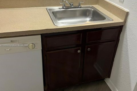 Снять в аренду кондоминиум в Уэст-Палм-Бич, Флорида 1 спальня, 67.45м2, № 1971427 - фото 8