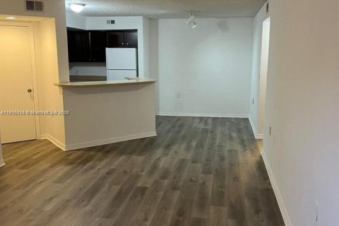 Снять в аренду кондоминиум в Уэст-Палм-Бич, Флорида 1 спальня, 67.45м2, № 1971427 - фото 3