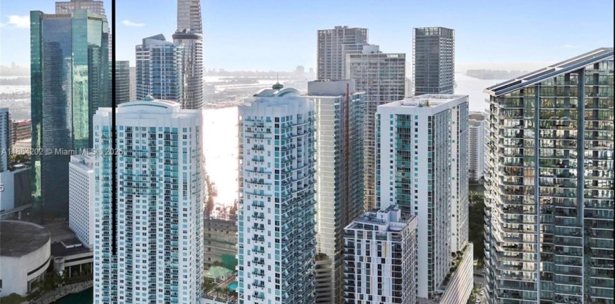 Condominio en Miami, Florida, 1 dormitorio  № 1891196