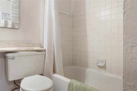 Condominio en alquiler en Sarasota, Florida, 1 dormitorio, 66.33 m2 № 231556 - foto 15