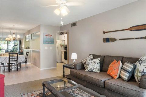 Condominio en alquiler en Sarasota, Florida, 1 dormitorio, 66.33 m2 № 231556 - foto 7