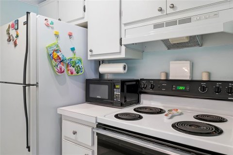 Condominio en alquiler en Sarasota, Florida, 1 dormitorio, 66.33 m2 № 231556 - foto 12
