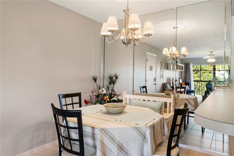 Condominio en alquiler en Sarasota, Florida, 1 dormitorio, 66.33 m2 № 231556 - foto 9