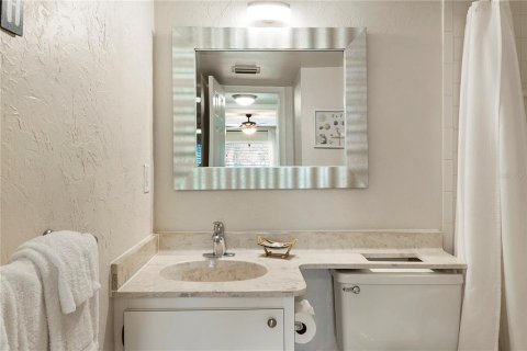 Condominio en alquiler en Sarasota, Florida, 1 dormitorio, 66.33 m2 № 231556 - foto 14