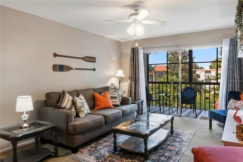 Condominio en alquiler en Sarasota, Florida, 1 dormitorio, 66.33 m2 № 231556 - foto 4