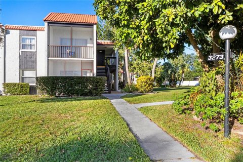 Condominio en alquiler en Sarasota, Florida, 1 dormitorio, 66.33 m2 № 231556 - foto 2