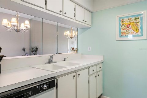 Condominio en alquiler en Sarasota, Florida, 1 dormitorio, 66.33 m2 № 231556 - foto 11