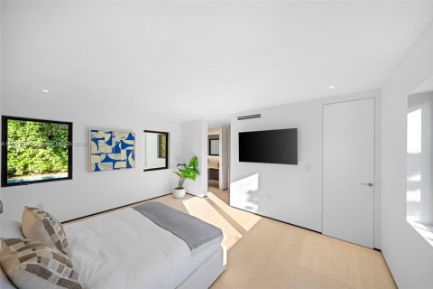 Купить виллу или дом в Майами-Бич, Флорида 4 спальни, 304.81м2, № 1954666 - фото 24