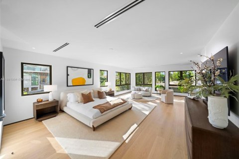 Купить виллу или дом в Майами-Бич, Флорида 4 спальни, 304.81м2, № 1954666 - фото 15