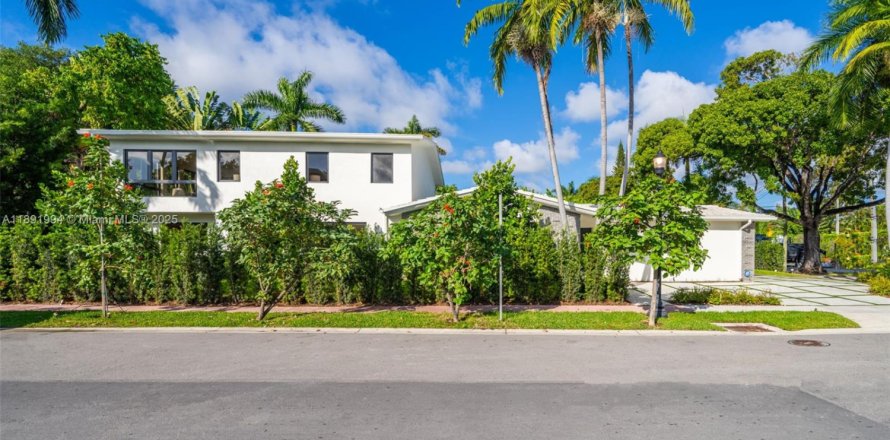 Дом в Майами-Бич, Флорида 4 спальни, 304.81м2 № 1954666