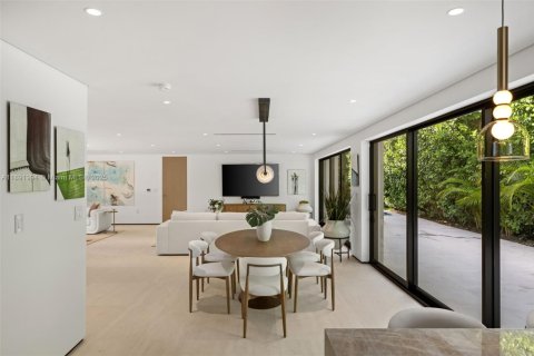 Купить виллу или дом в Майами-Бич, Флорида 4 спальни, 304.81м2, № 1954666 - фото 12