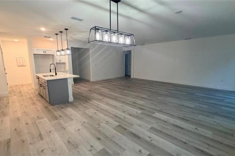 Villa ou maison à louer à Poinciana, Floride: 4 chambres, 171.96 m2 № 2433261 - photo 6