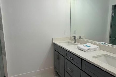Villa ou maison à louer à Poinciana, Floride: 4 chambres, 171.96 m2 № 2433261 - photo 15