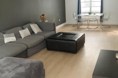 Apartamento en alquiler en Miami Beach, Florida, 1 dormitorio, 64.47 m2 № 1986278 - foto 15
