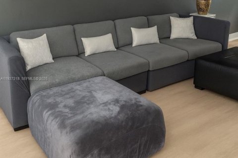 Apartamento en alquiler en Miami Beach, Florida, 1 dormitorio, 64.47 m2 № 1986278 - foto 10