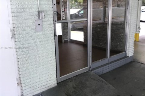 Apartamento en alquiler en Miami Beach, Florida, 1 dormitorio, 64.47 m2 № 1986278 - foto 19