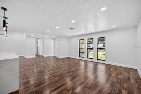 House in Safety Harbor, Florida 4 bedrooms, 205.5 sq.m. № 2126506 - photo 13