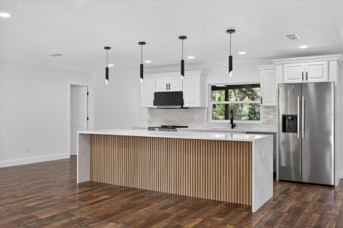 House in Safety Harbor, Florida 4 bedrooms, 205.5 sq.m. № 2126506 - photo 7