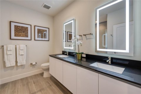 Townhouse in Clermont, Florida 4 bedrooms, 175.4 sq.m. № 1835013 - photo 2