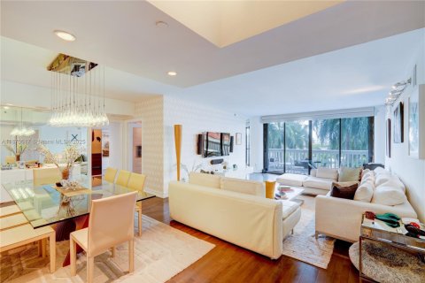 Condo à Aventura, Floride, 2 chambres  № 2080234
