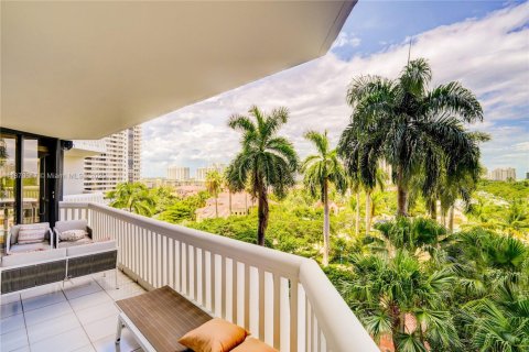 Condo in Aventura, Florida, 2 bedrooms № 2080234 - photo 17