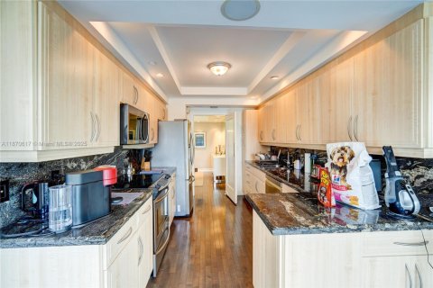 Condo in Aventura, Florida, 2 bedrooms № 2080234 - photo 7
