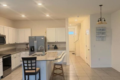 Touwnhouse à louer à Wesley Chapel, Floride: 3 chambres, 163.32 m2 № 2147451 - photo 5