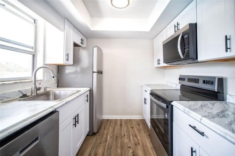 Condominio en venta en Saint Petersburg, Florida, 2 dormitorios, 82.68 m2 № 2213127 - foto 6