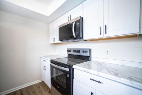 Condominio en venta en Saint Petersburg, Florida, 2 dormitorios, 82.68 m2 № 2213127 - foto 7