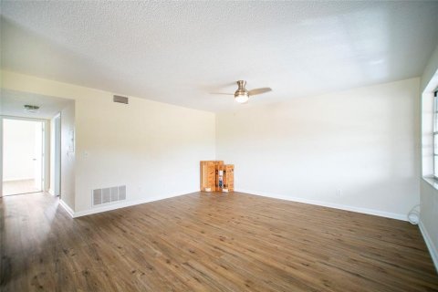 Condominio en venta en Saint Petersburg, Florida, 2 dormitorios, 82.68 m2 № 2213127 - foto 3