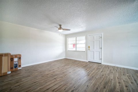 Condominio en venta en Saint Petersburg, Florida, 2 dormitorios, 82.68 m2 № 2213127 - foto 2