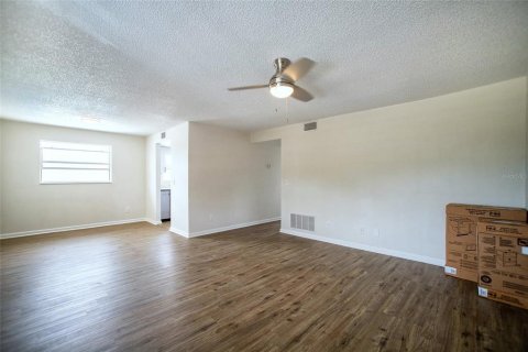 Condominio en venta en Saint Petersburg, Florida, 2 dormitorios, 82.68 m2 № 2213127 - foto 4