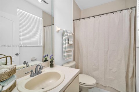 Купить виллу или дом в Майами, Флорида 4 спальни, 238.11м2, № 1990260 - фото 12