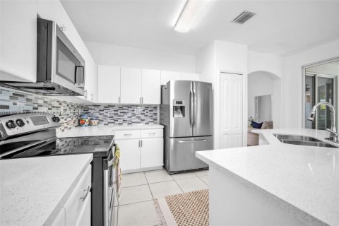 Купить виллу или дом в Майами, Флорида 4 спальни, 238.11м2, № 1990260 - фото 30