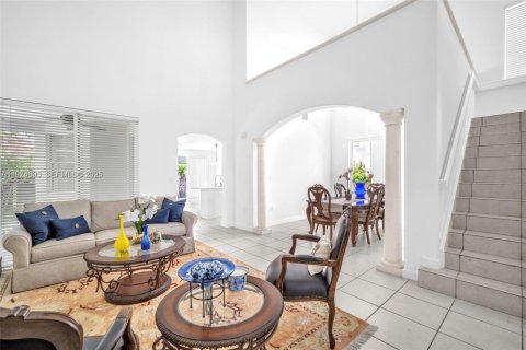 Купить виллу или дом в Майами, Флорида 4 спальни, 238.11м2, № 1990260 - фото 15