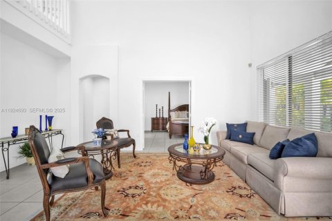 Купить виллу или дом в Майами, Флорида 4 спальни, 238.11м2, № 1990260 - фото 17