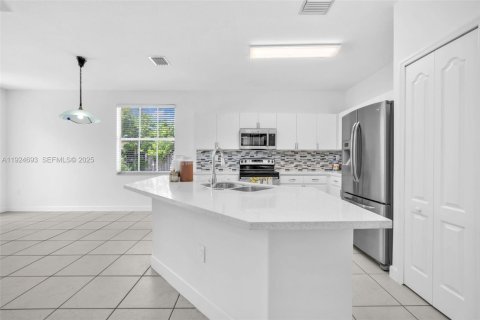 Купить виллу или дом в Майами, Флорида 4 спальни, 238.11м2, № 1990260 - фото 27