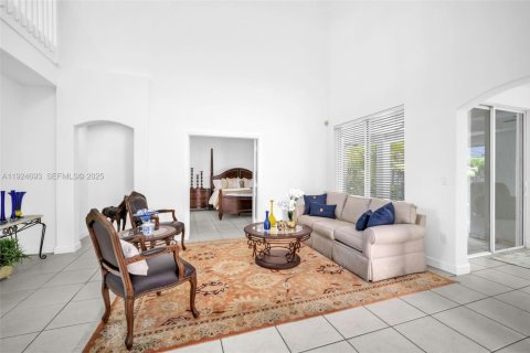 Купить виллу или дом в Майами, Флорида 4 спальни, 238.11м2, № 1990260 - фото 16