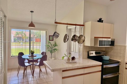 Villa ou maison à louer à Palmetto Bay, Floride: 3 chambres, 146.79 m2 № 2348804 - photo 10