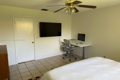 Villa ou maison à louer à Palmetto Bay, Floride: 3 chambres, 146.79 m2 № 2348804 - photo 17