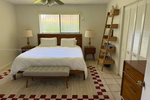 Villa ou maison à louer à Palmetto Bay, Floride: 3 chambres, 146.79 m2 № 2348804 - photo 19